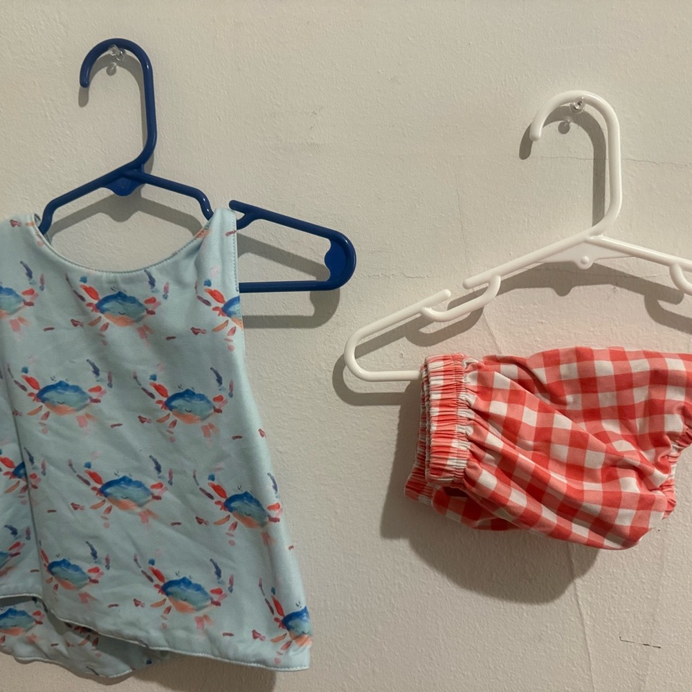 Girls Two-Piece Set - Blue Crab Print Top & Coral Gingham Bottoms